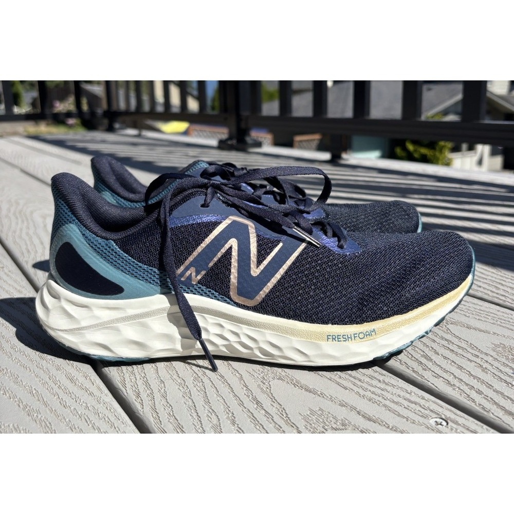 New Balance Fresh Foam Arishi v4 Shoes Sneakers Women's Sz 9.5 Navy Blue Running
